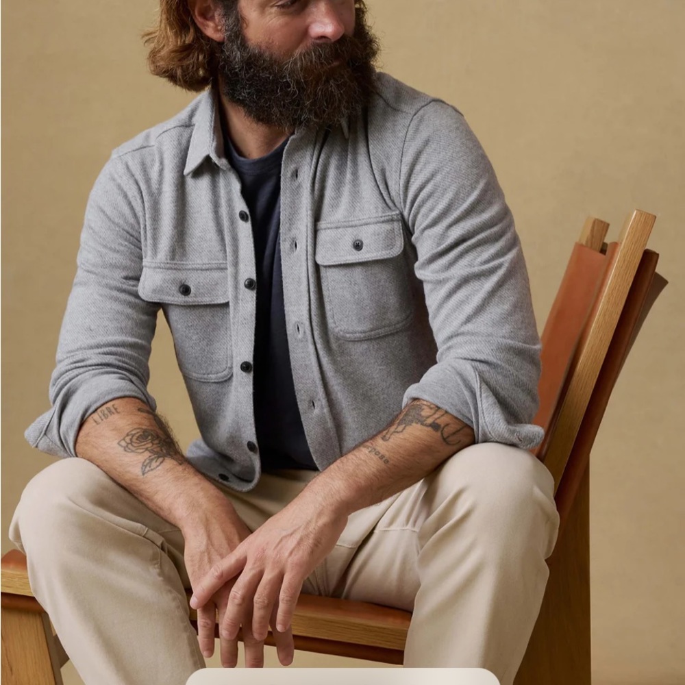 TWO Faherty Legend sweater shirts in grey twill and olive - Picture 16 of 16